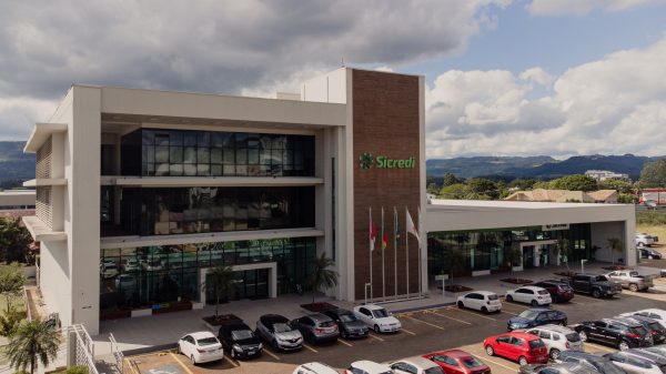 Sicredi Ouro Branco RS/MG celebra 45 anos de história e alcança 130 mil associados