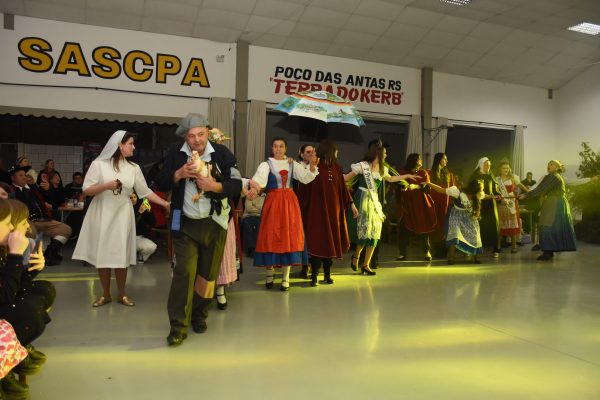 Festival reúne 14 grupos e celebra a cultura germânica em Poço das Antas
