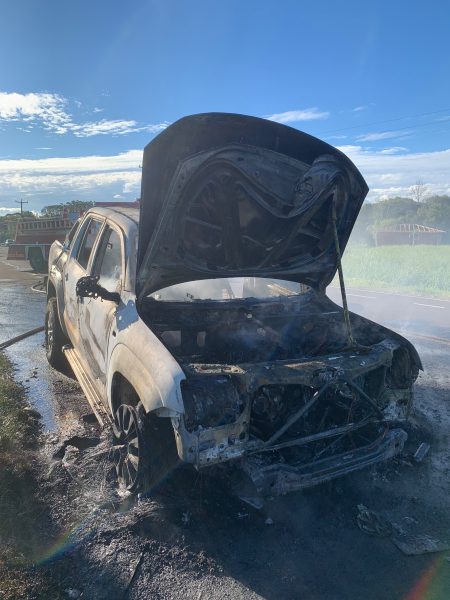 Caminhonete é atingida por incêndio em Paverama