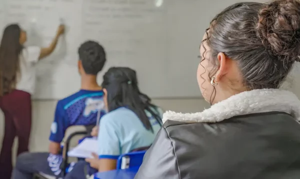Ideb 2025 registra avanço da educação básica no país