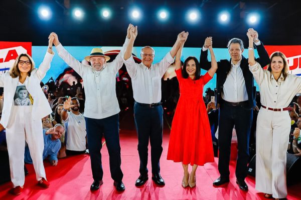 Convenção do PT confirma candidatura de Lula