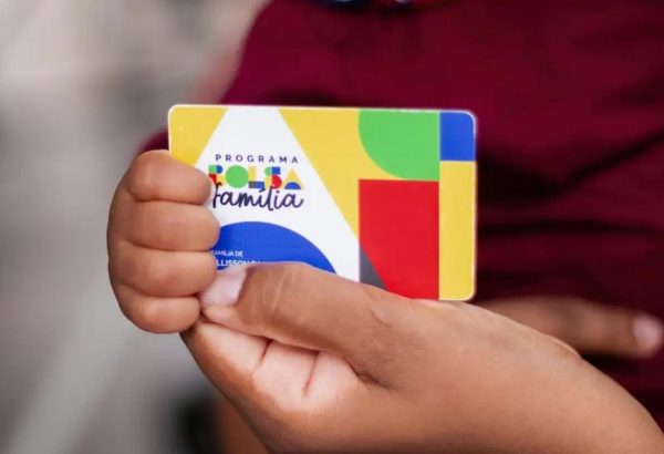 Bolsa Família terá reajuste de 15% a partir de outubro