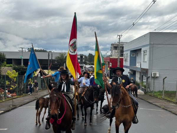 9ª Cavalgada Farroupilha reúne 450 cavalarianos em Teutônia