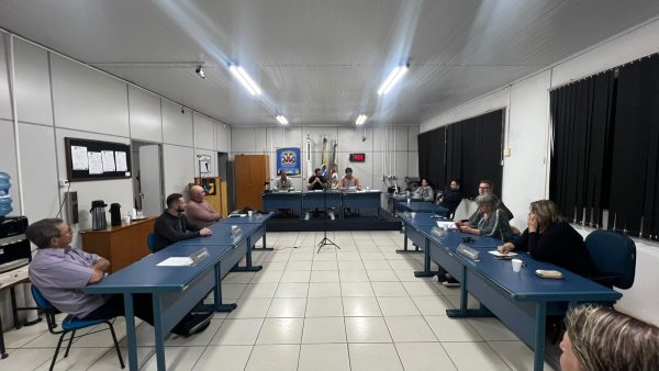 Vereadores aprovam aumento para motoristas e operadores de máquinas