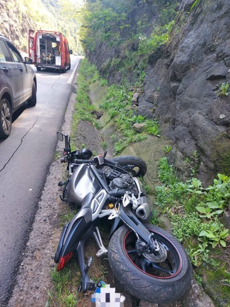 Motociclista fica ferido após queda na RSC-453