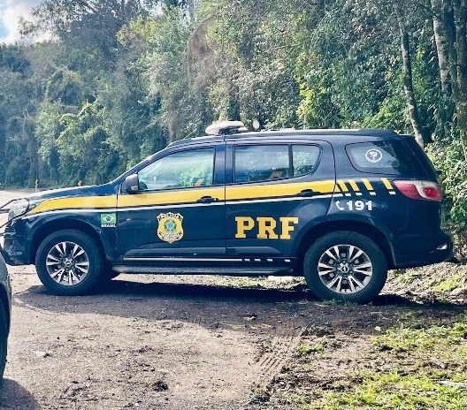 PRF prende motorista com placa de outro veículo na BR-386