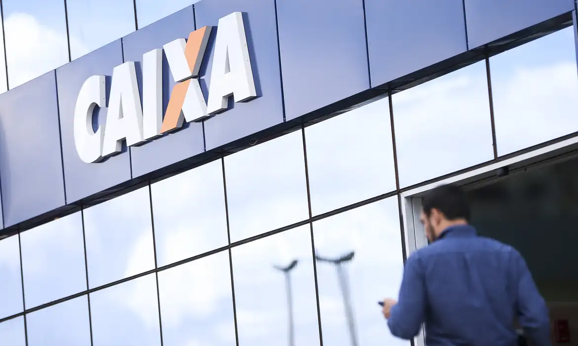 Bancários da Caixa entram em greve por tempo indeterminado