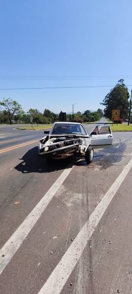 Colisão entre veículos mobiliza equipes na Via Láctea