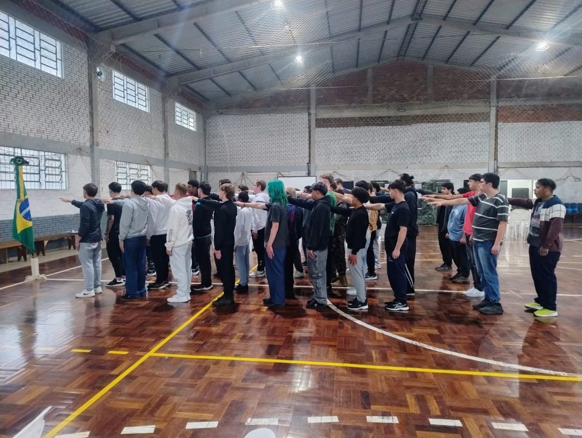 Inspeção de saúde reúne jovens da classe de 2008 em Teutônia