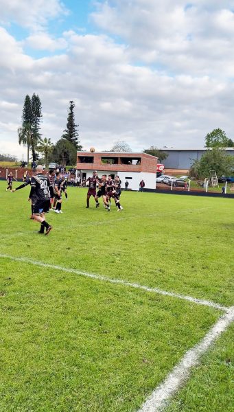 Quatro jogos movimentam o regional neste domingo