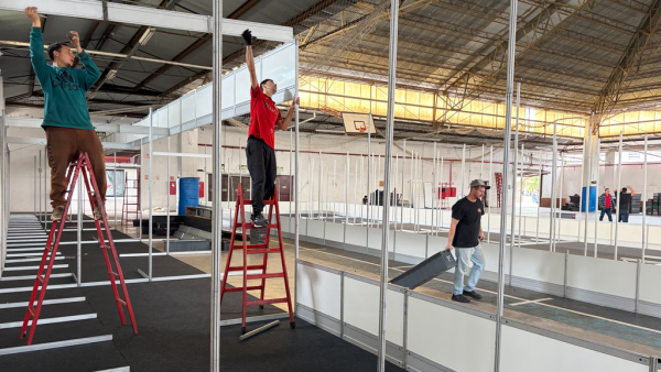 Começa a montagem dos estandes da Expovale Construmóbil 2026