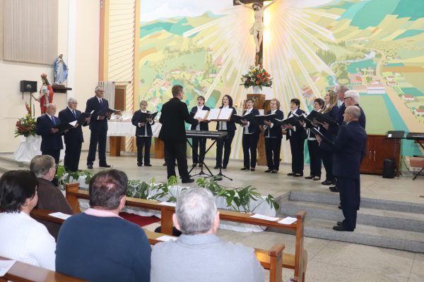 Encontro de Corais reúne sete grupos em Poço das Antas